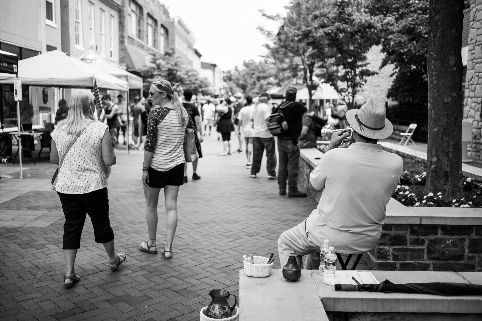 Urban Leisure in Monochrome