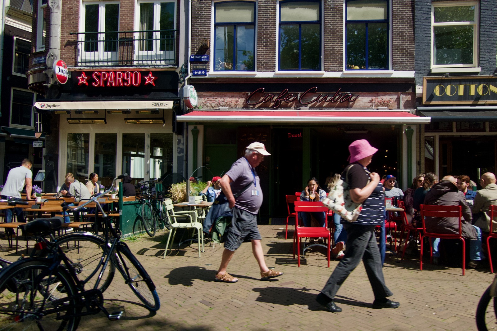 Street Life in Bloom