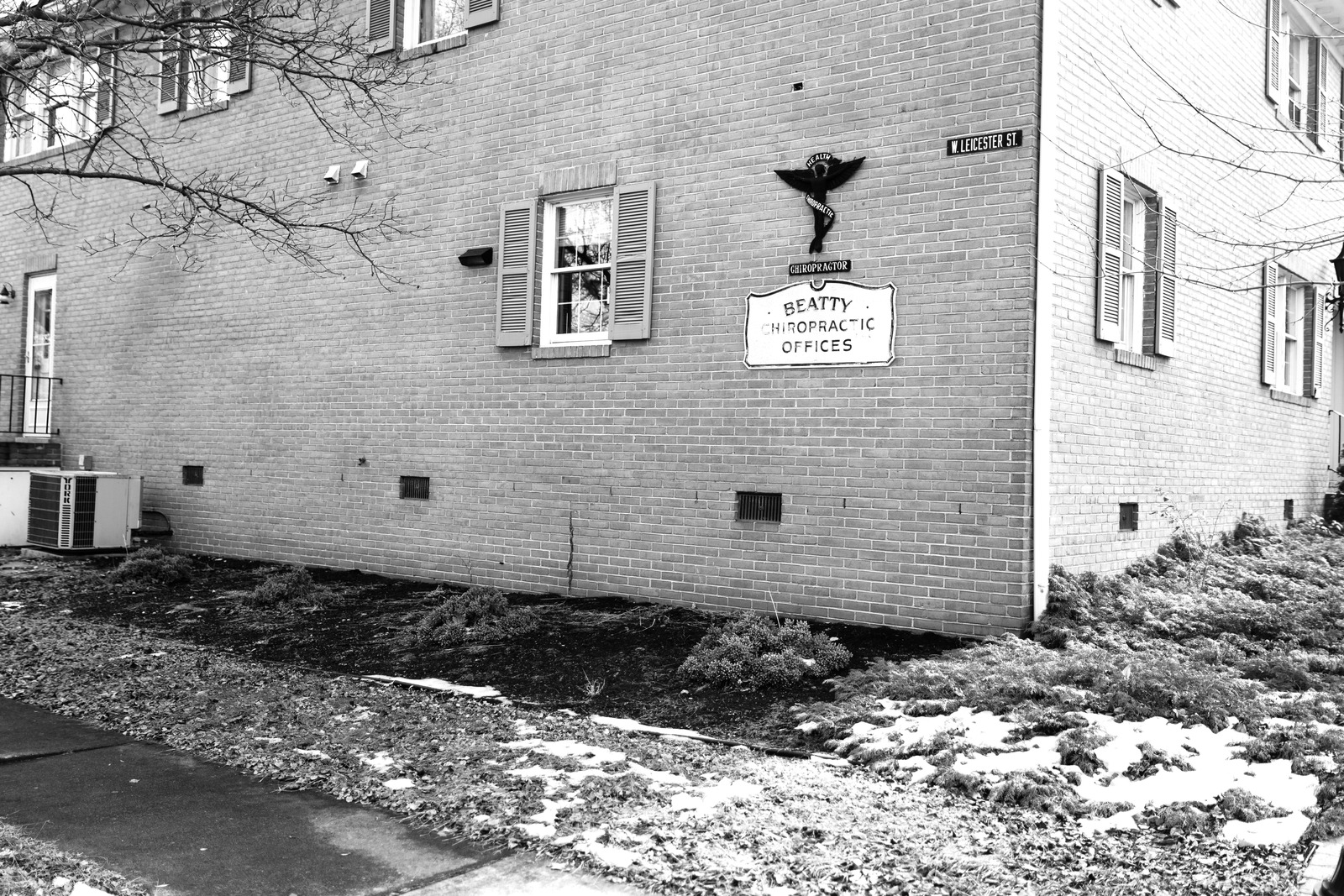 Urban Stillness in Monochrome