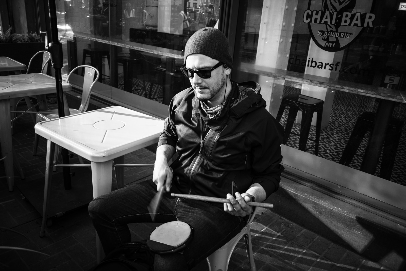 Rhythm in Urban Shadows