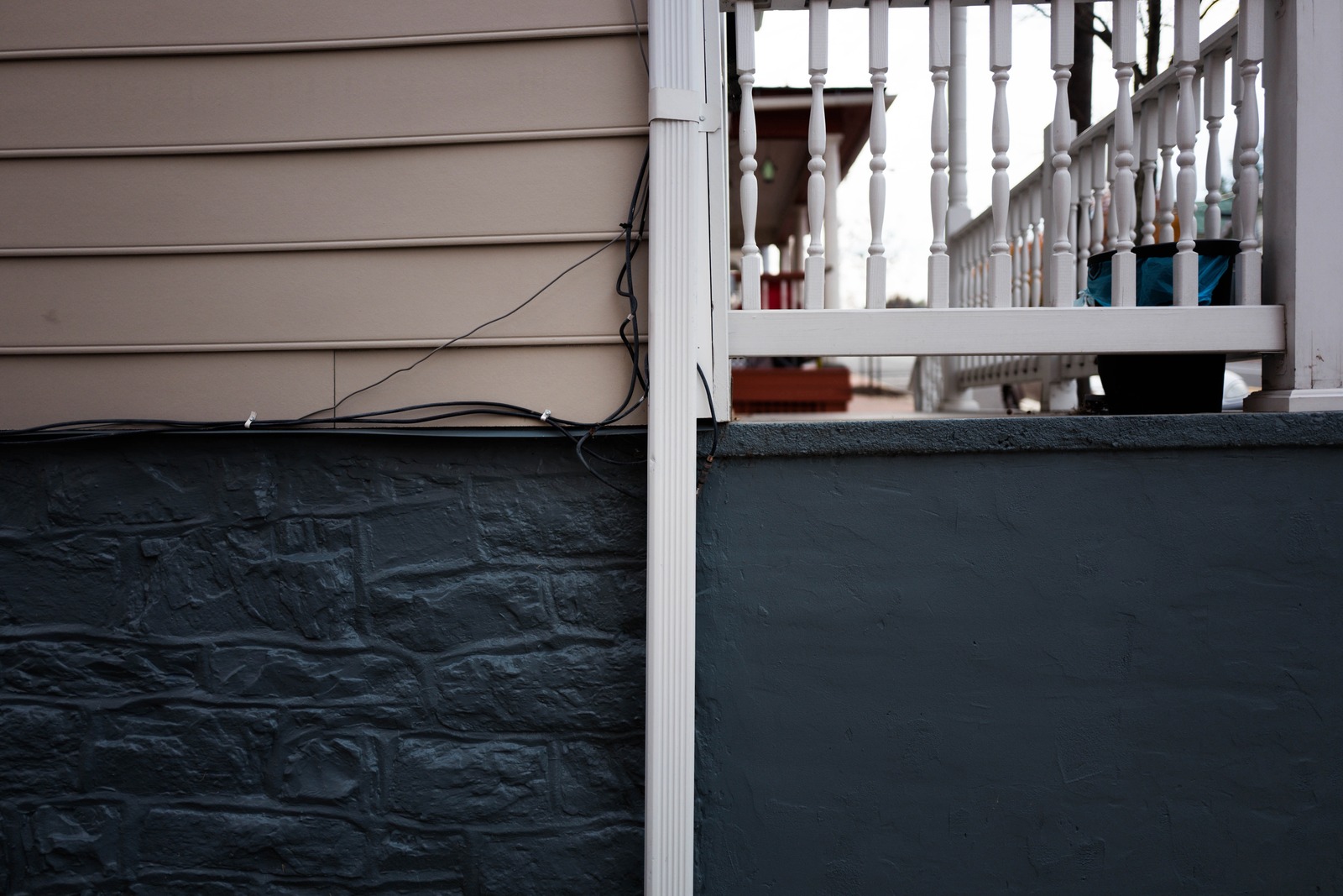 Contrasting Textures and Tones