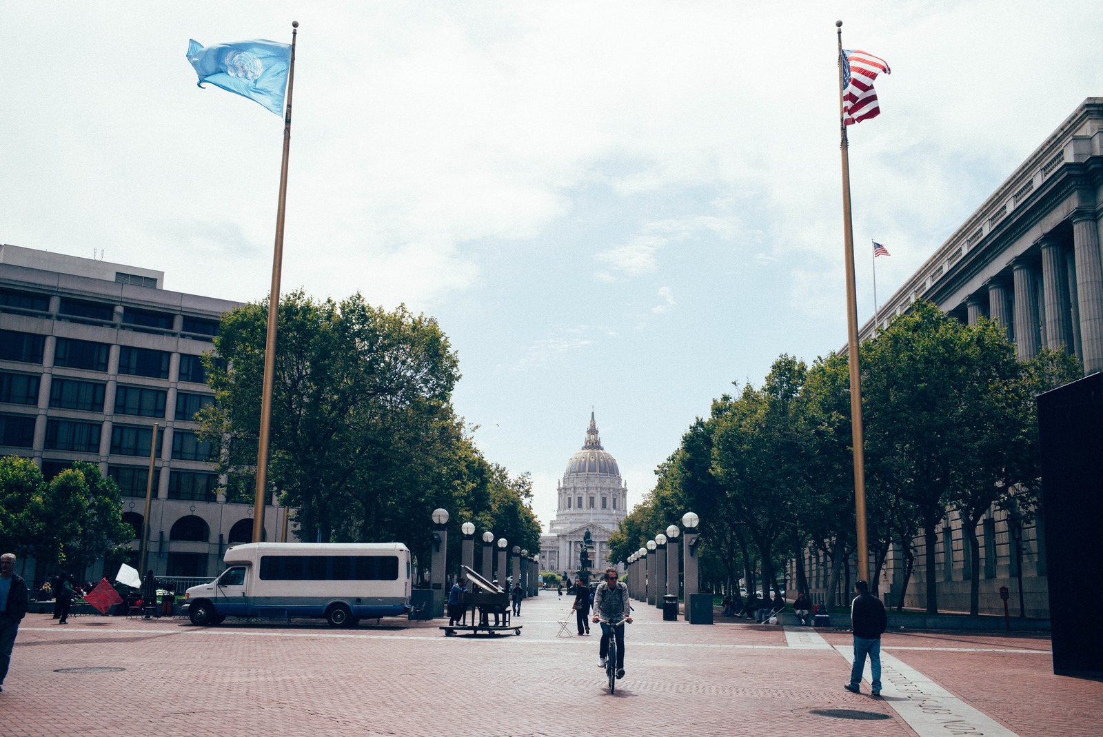 A Serene Urban Scene