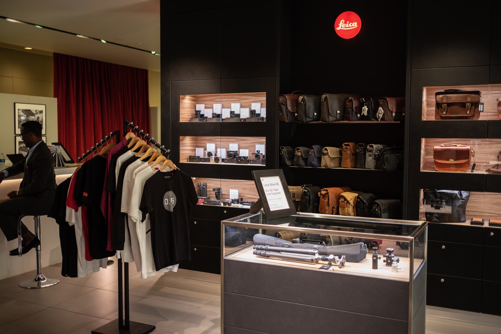 Elegant Camera Boutique