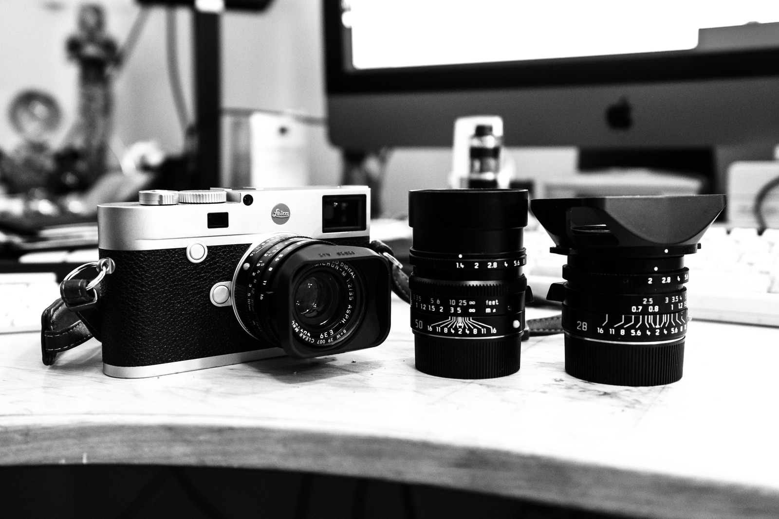 Monochrome Lens Affair