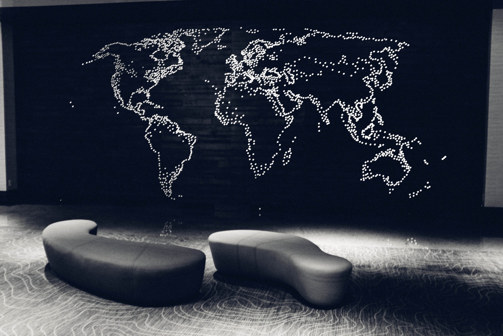 Urban Serenity and Global Connection