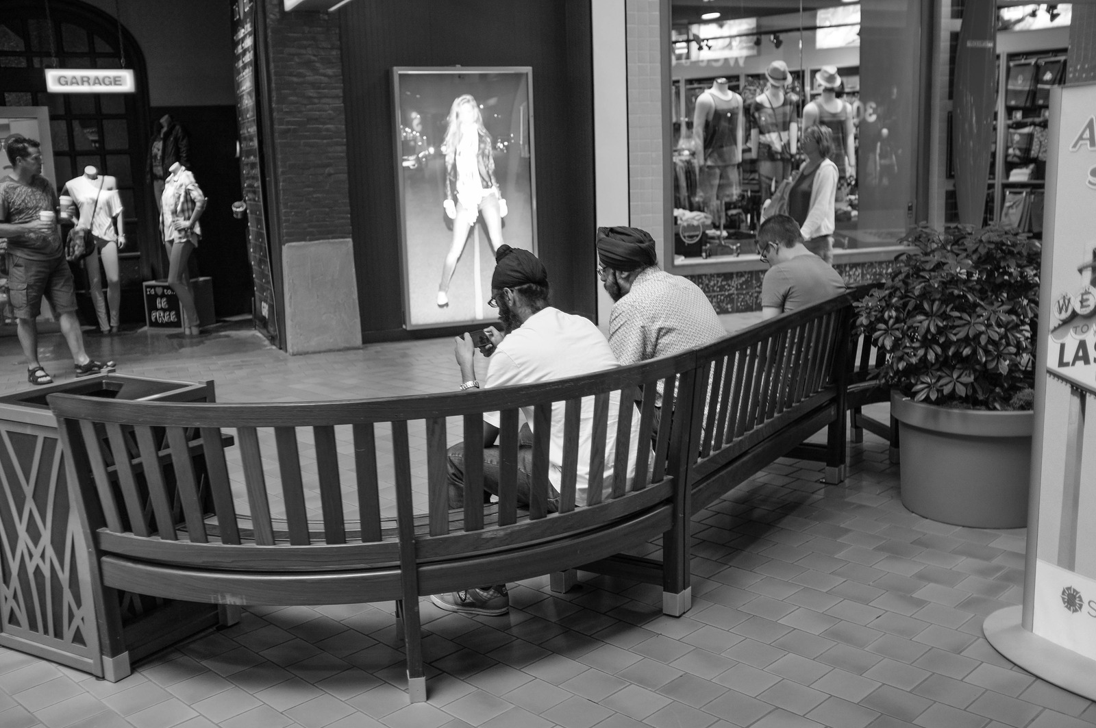 Silent Observers in Monochrome