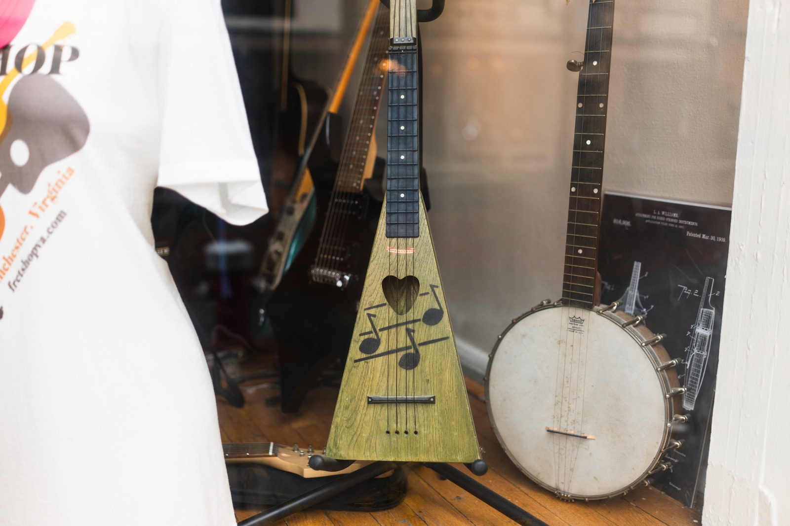 Melodic Glass Reflection