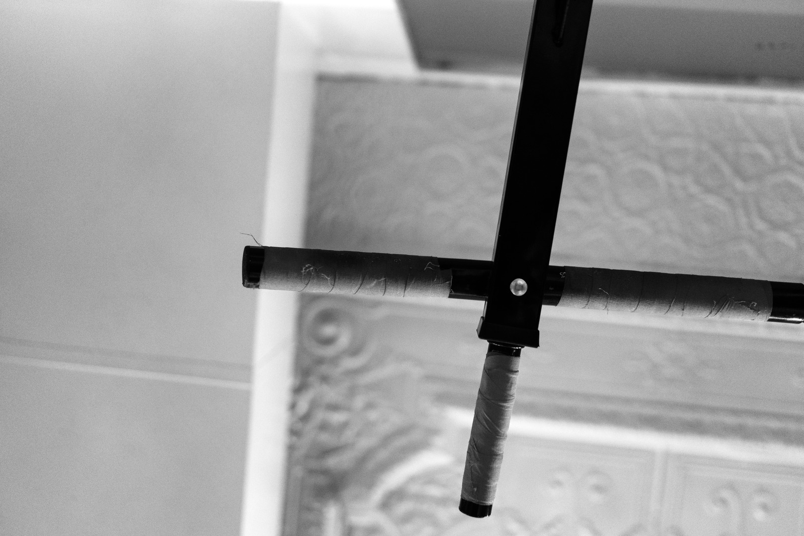 Abstract Grip in Shadows