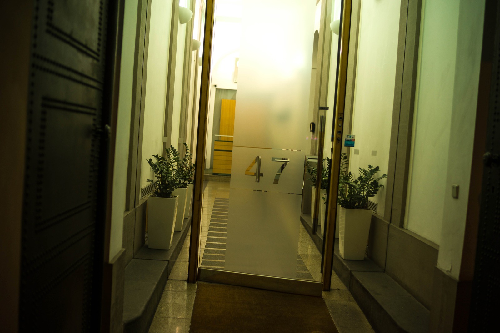 Inviting Threshold of 47