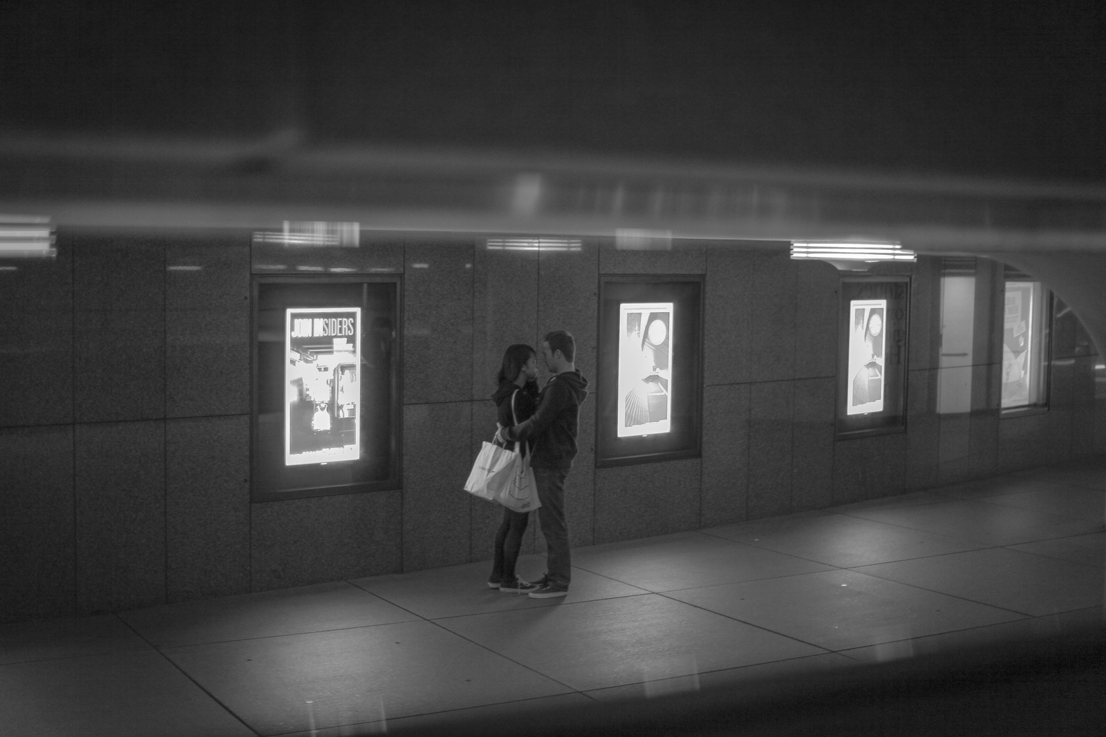 Urban Love in Shadows