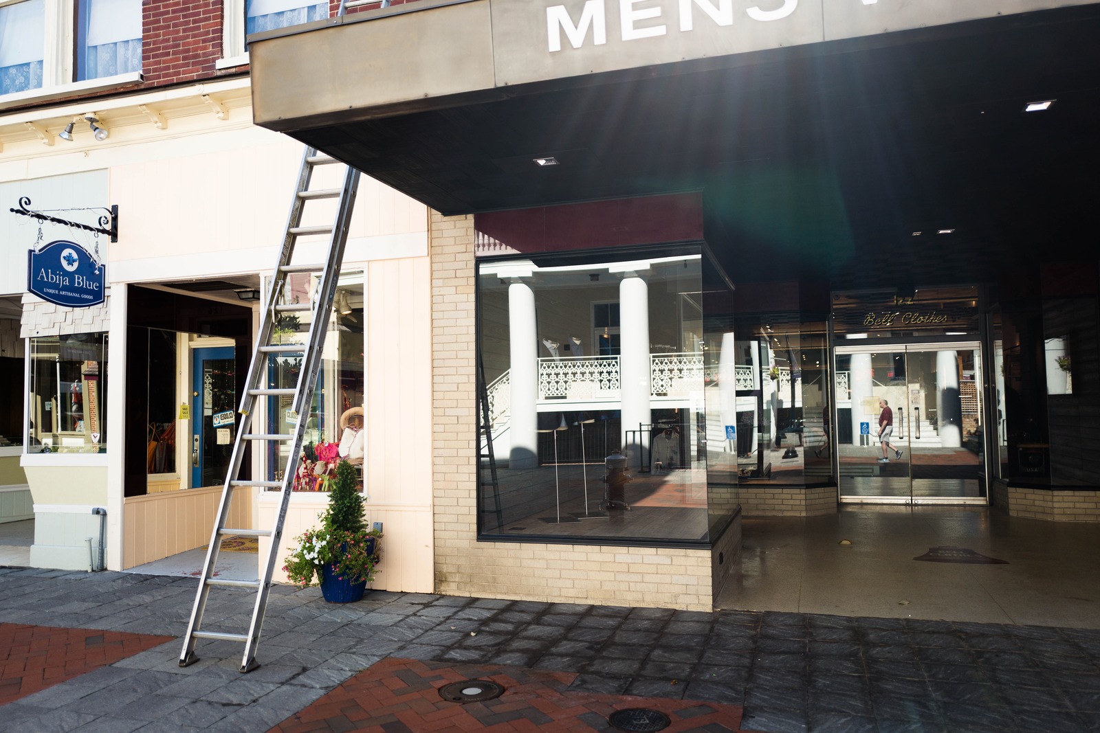 Urban Stillness and Activity