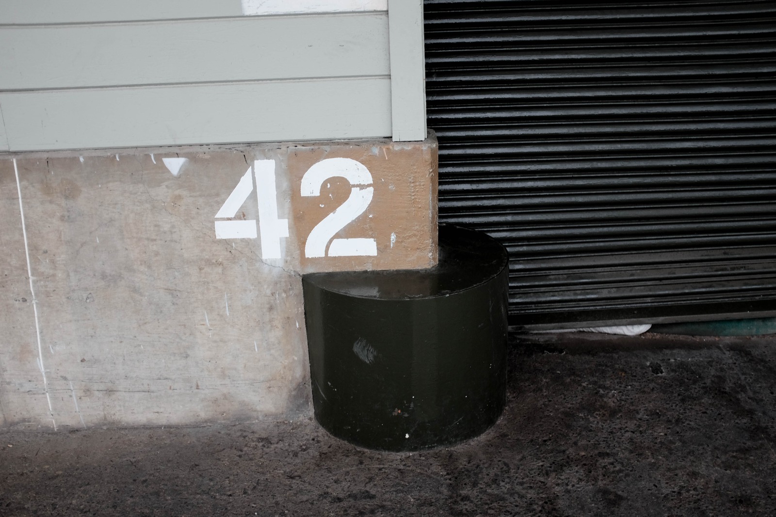 Urban Minimalism: Number 42