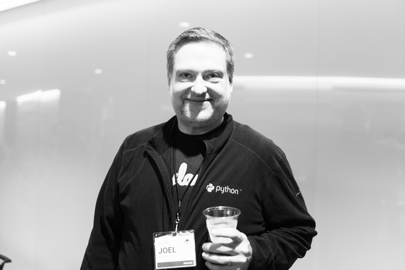 Casual Connection in Monochrome