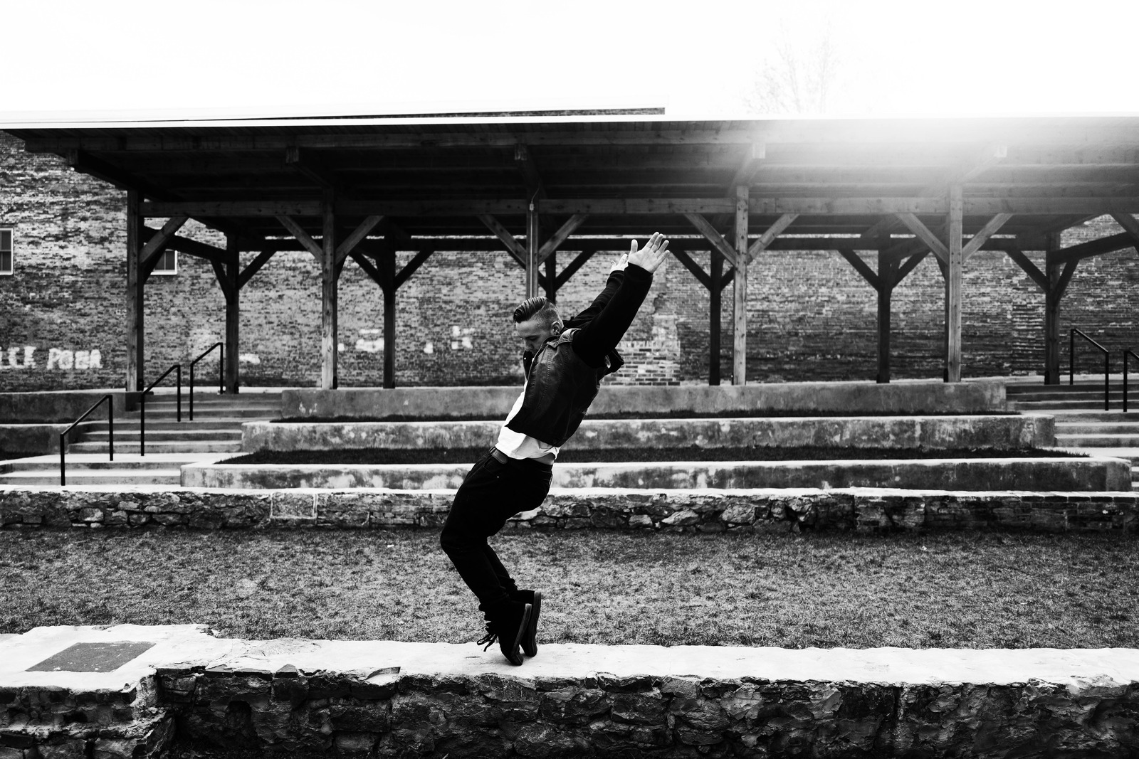Dynamic Leap in Monochrome