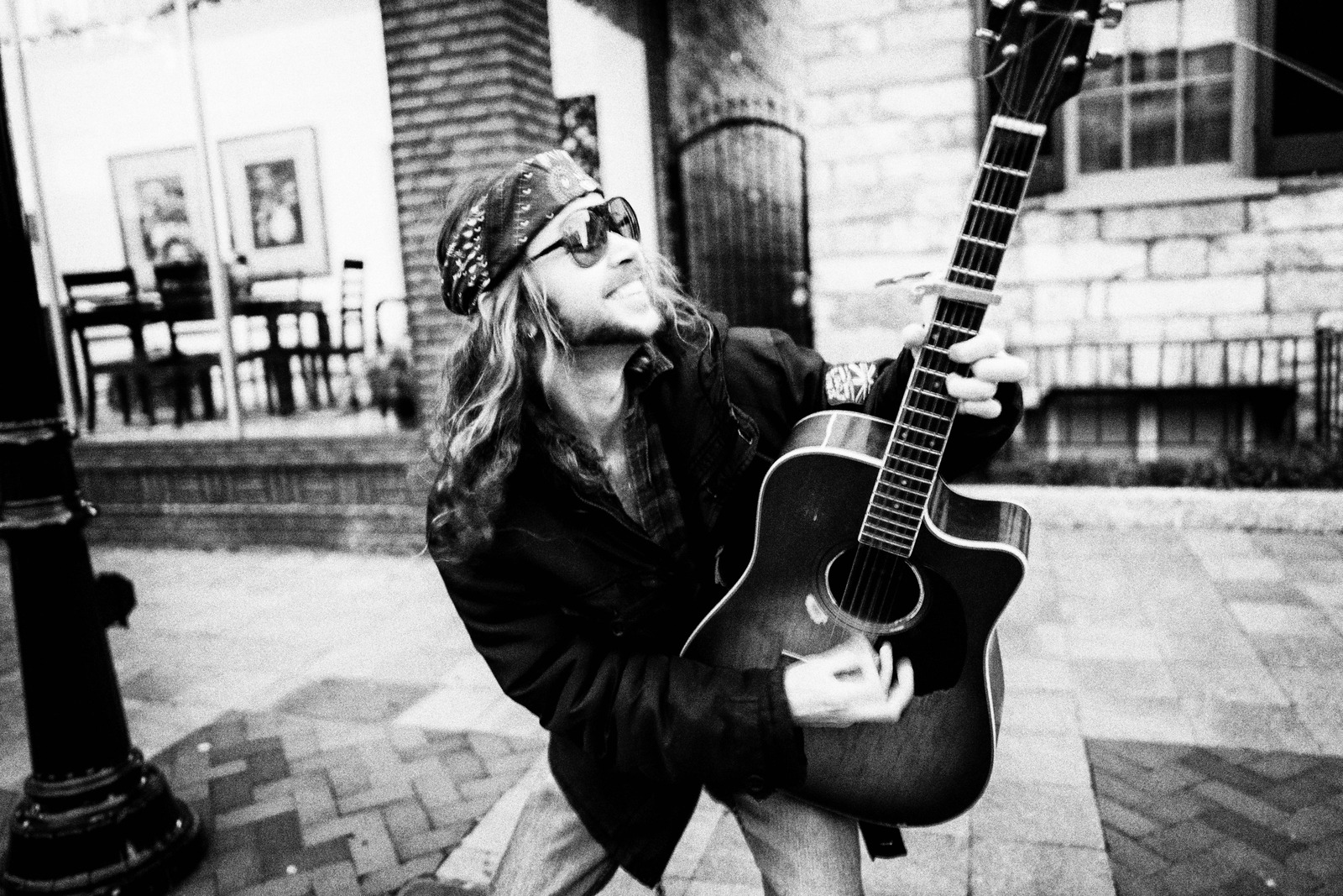 A Strumming Soul in Motion