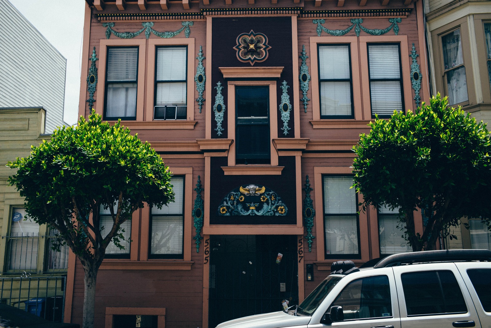 Vibrant Facade in Urban Tranquility