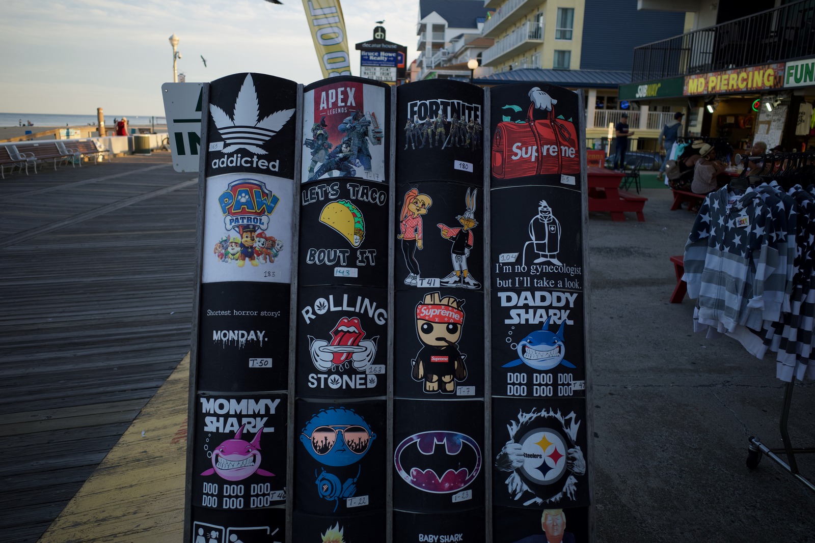 Summer T-shirt Stand