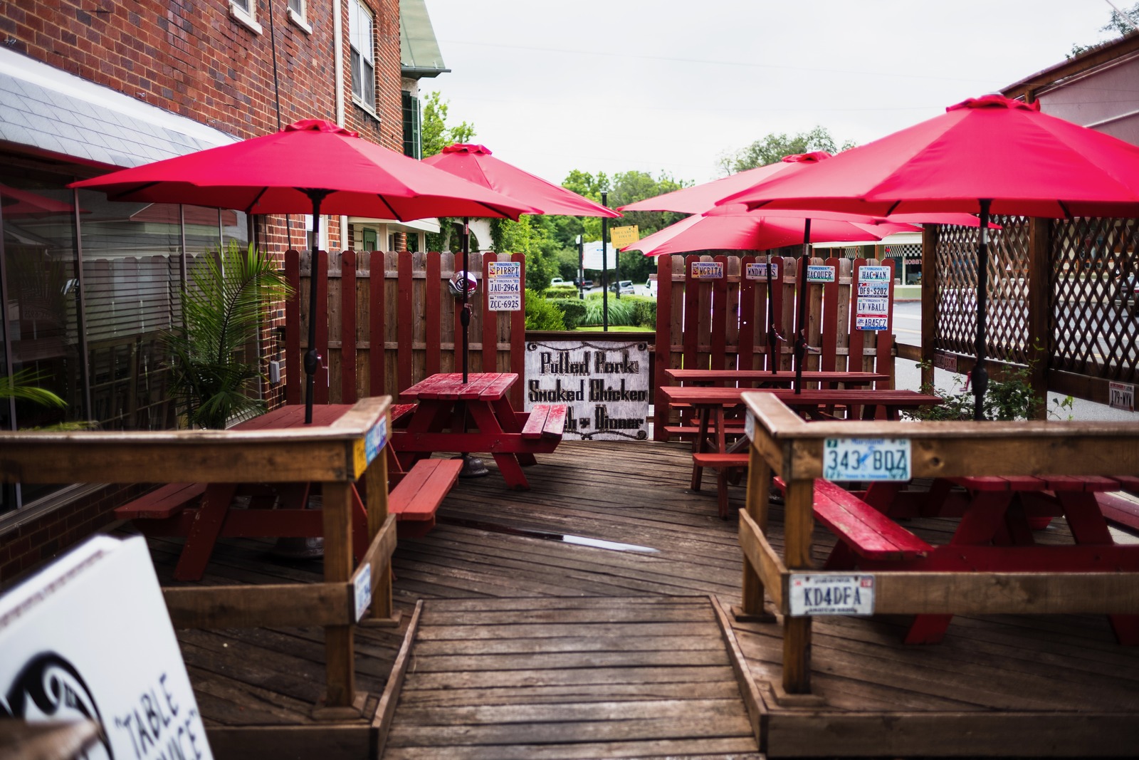 Charming Outdoor Dining