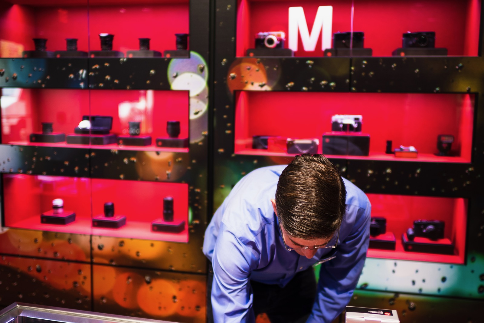 Inquisitive Moments in Retail