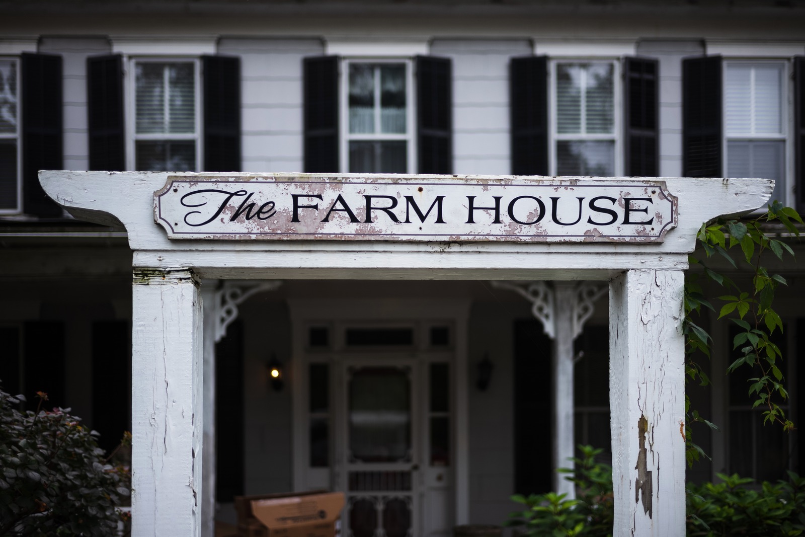 Charming Rustic Welcome