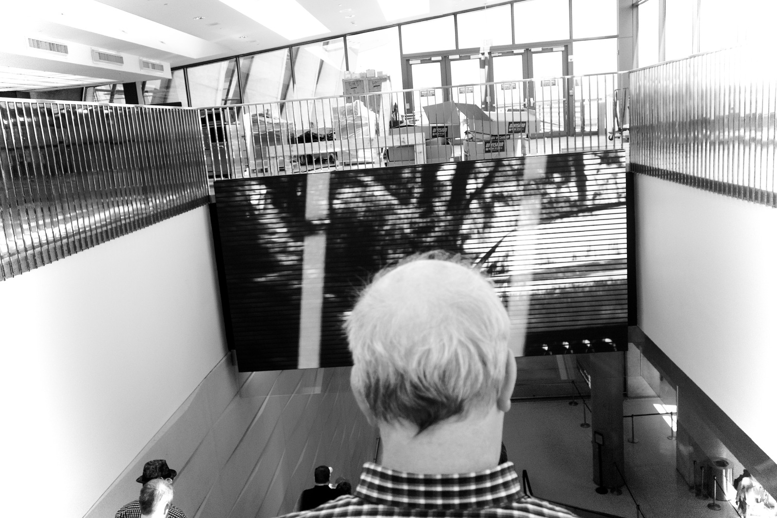 Mono Moments in Motion