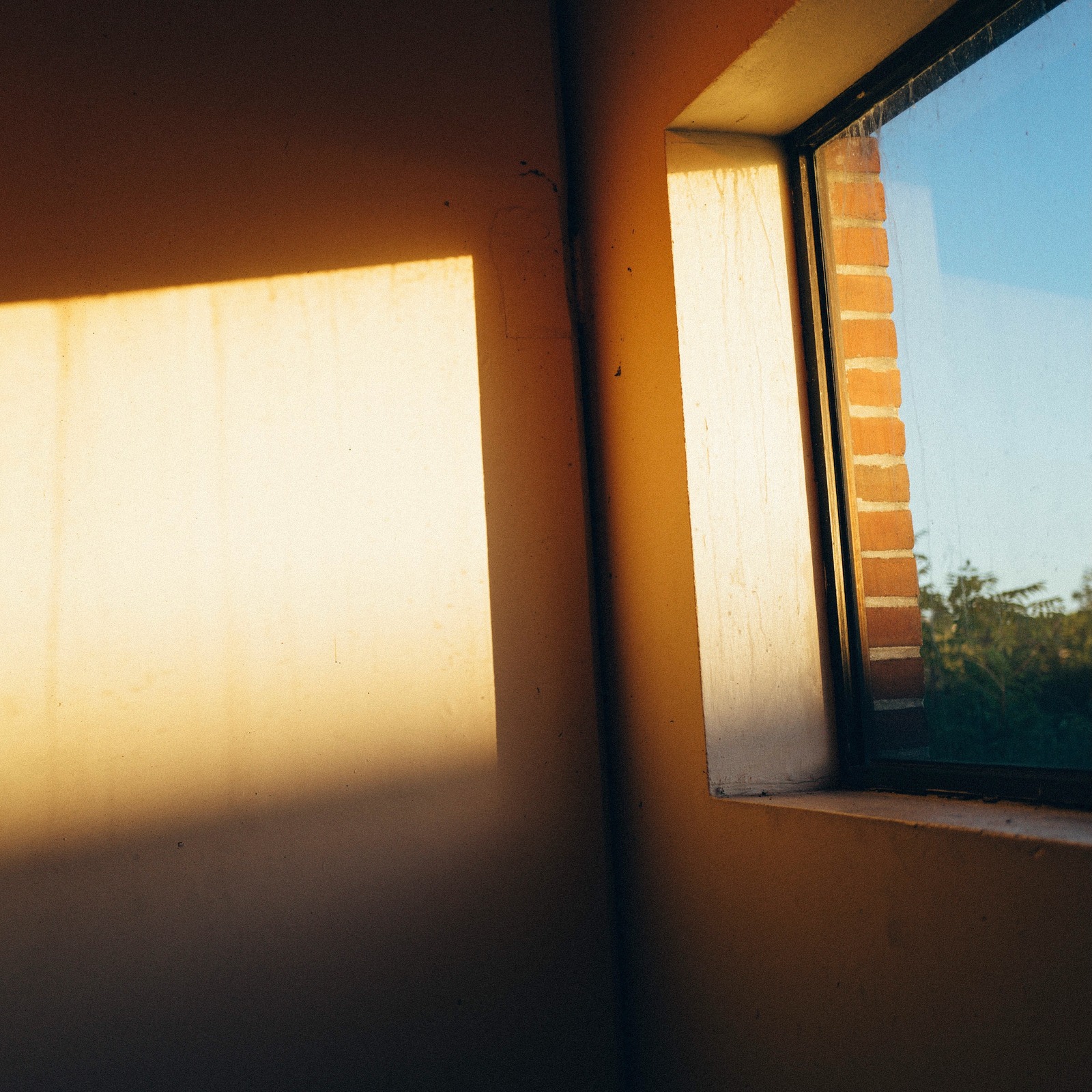 Silent Corners of Light