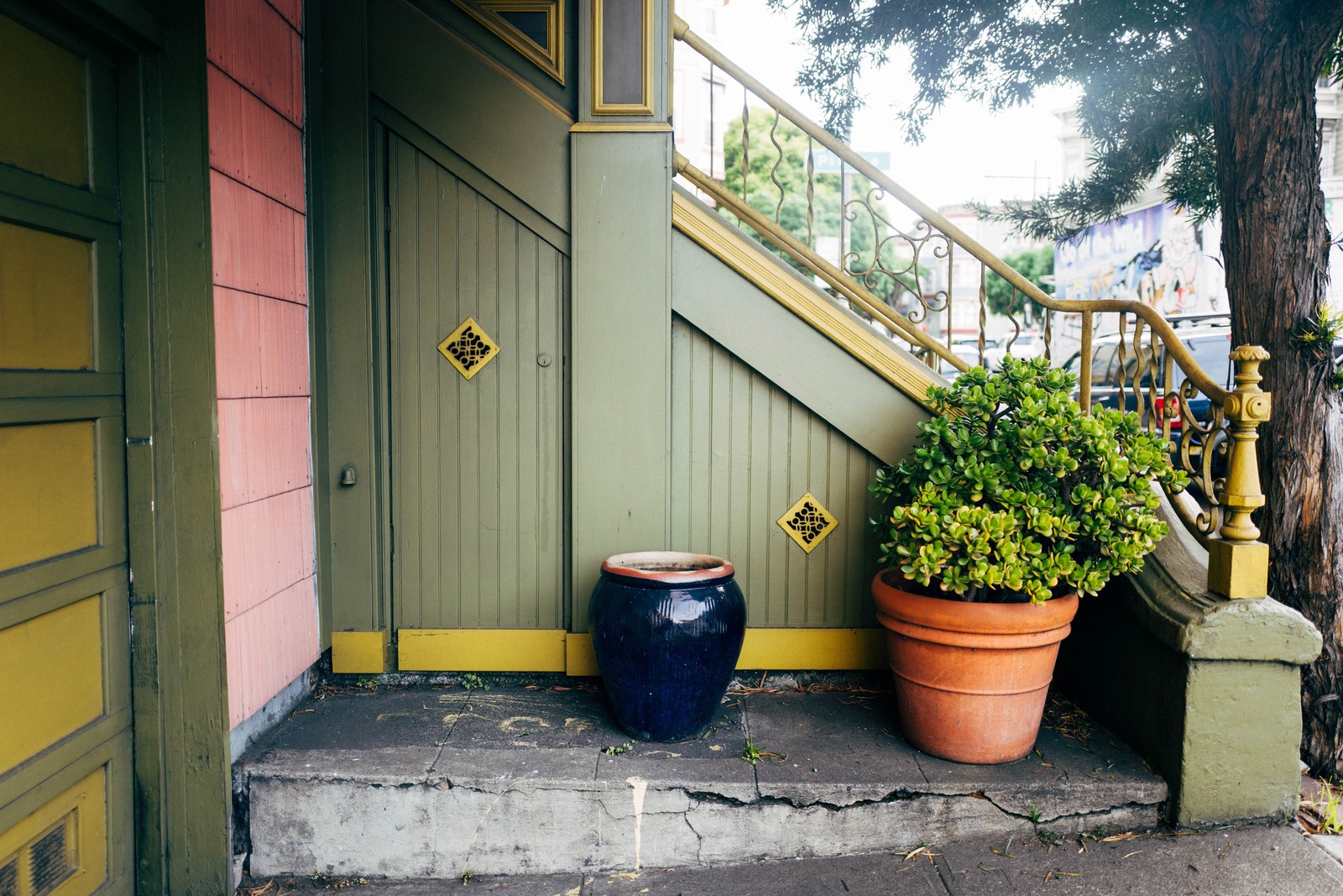 Charming Urban Entryway