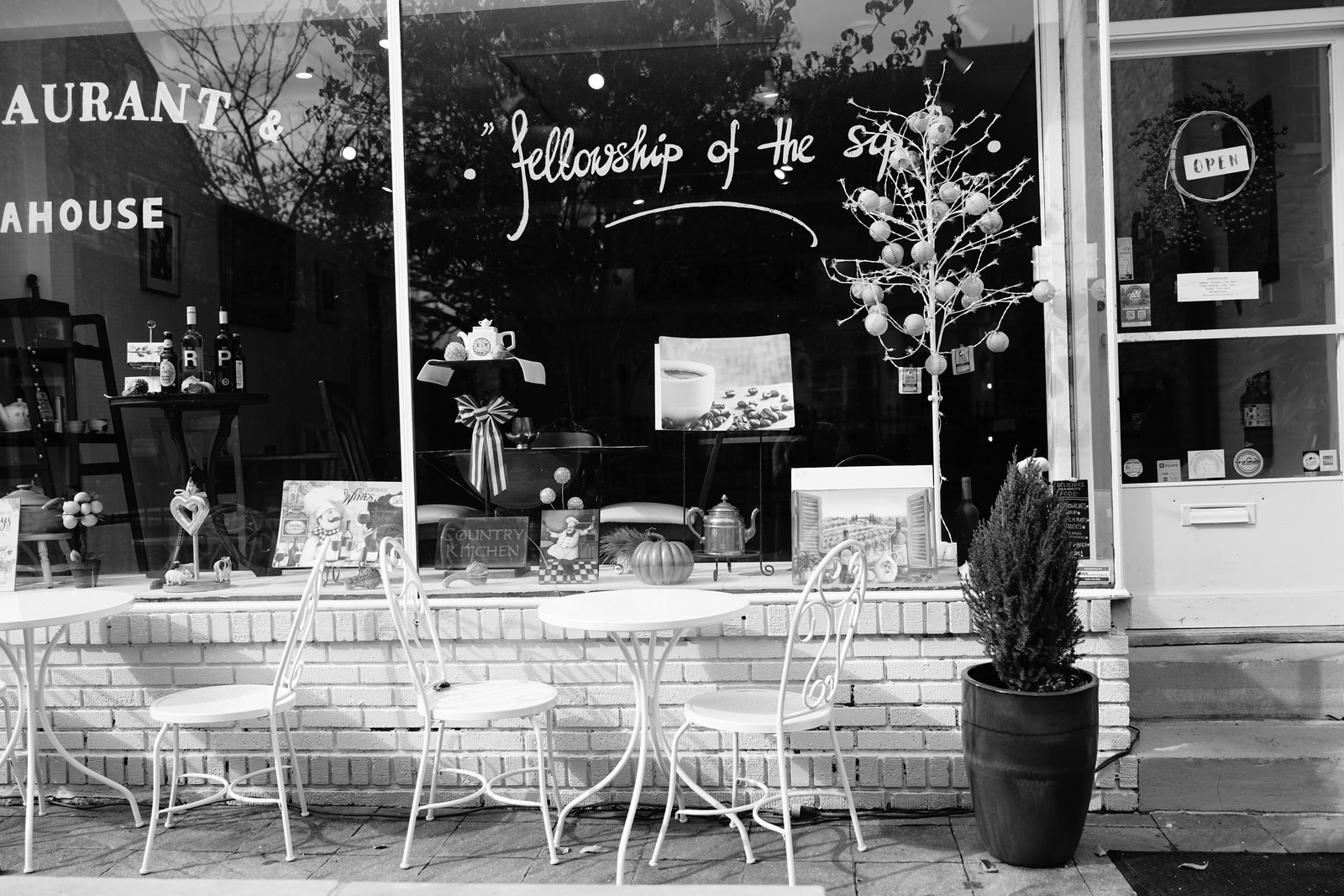 Charming Café Display