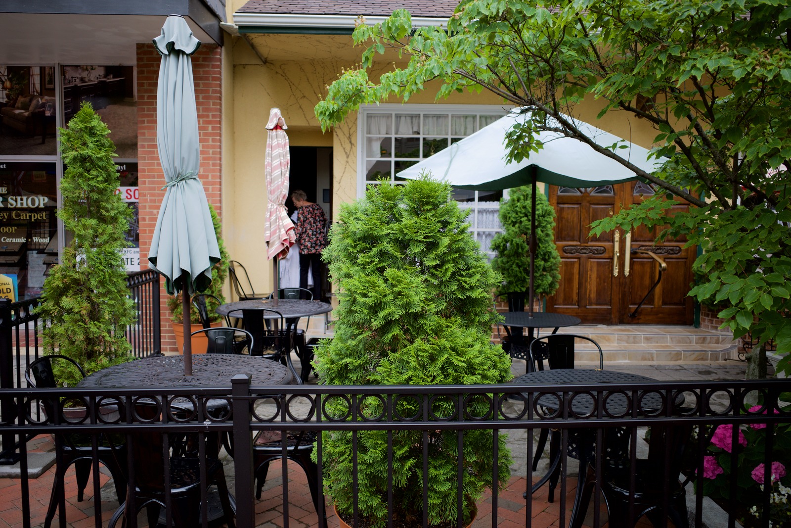 Charming Café Escape