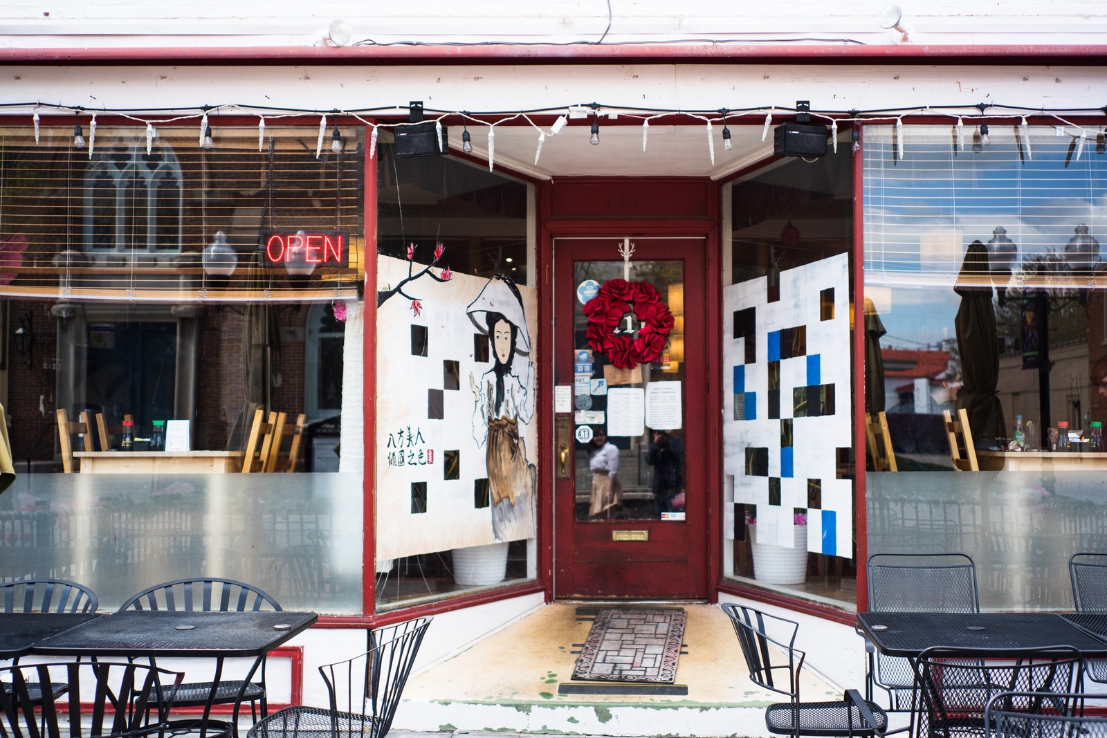 Charming Eatery Entrance
