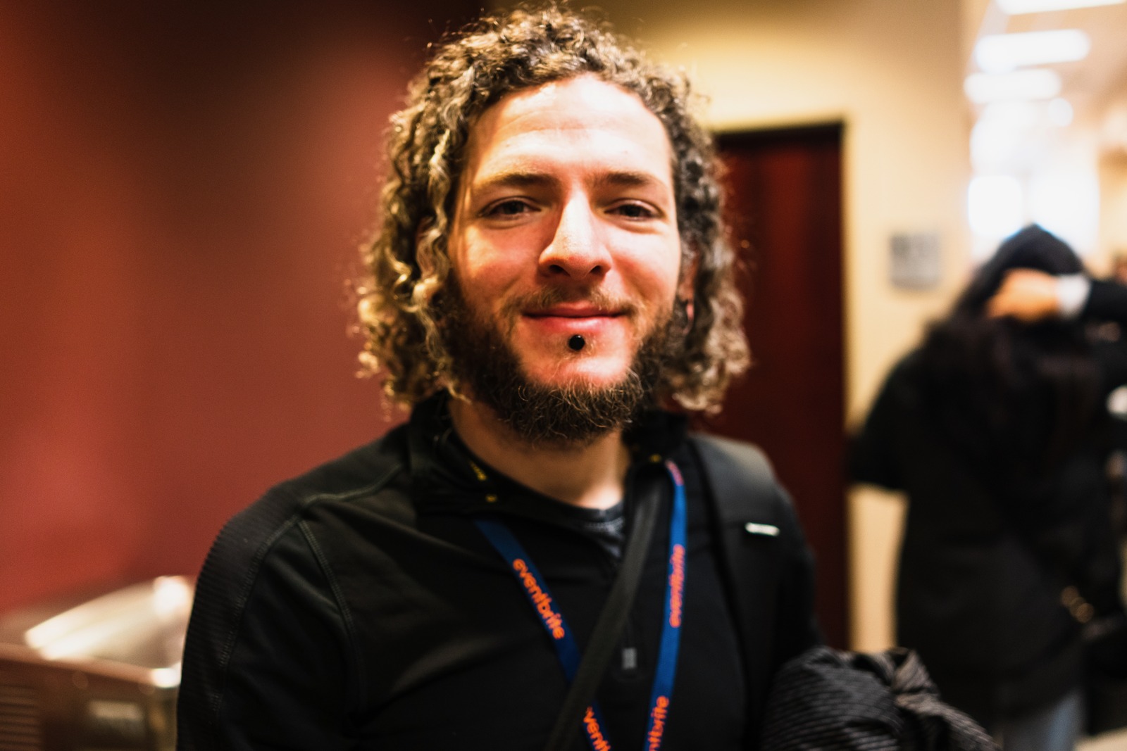 Warm Gaze in a Casual Space