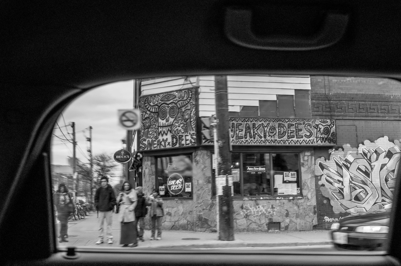 Urban Snapshot in Motion