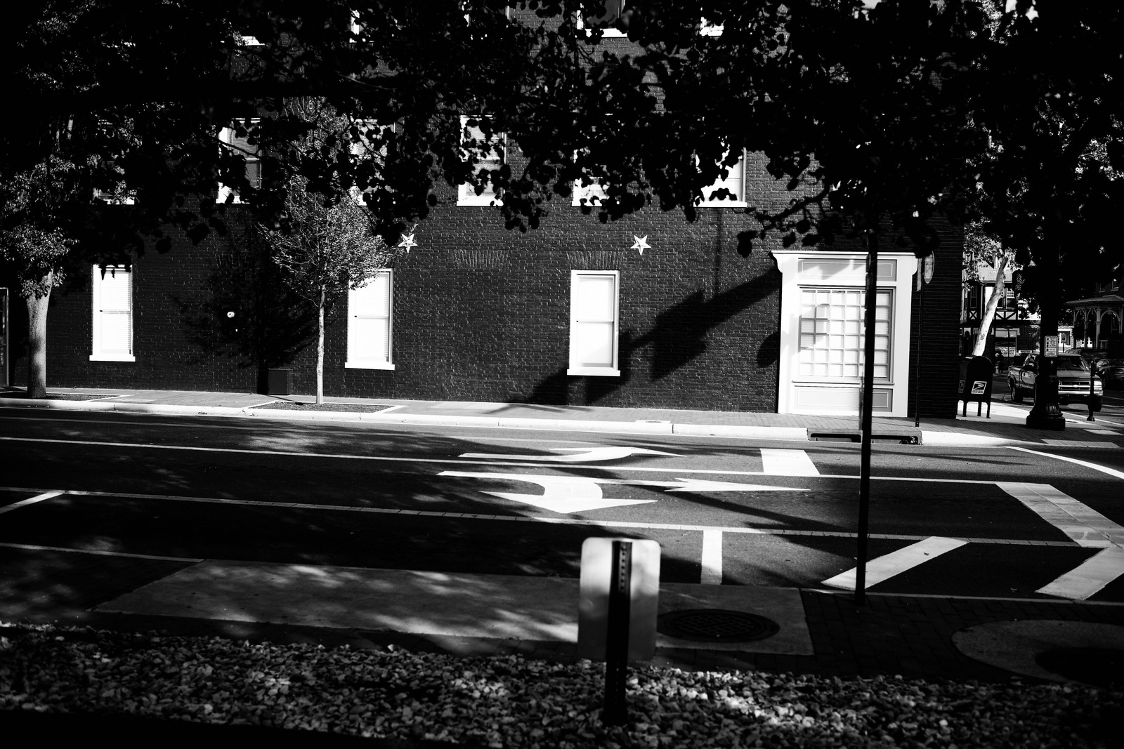 Urban Contrast in Shadows