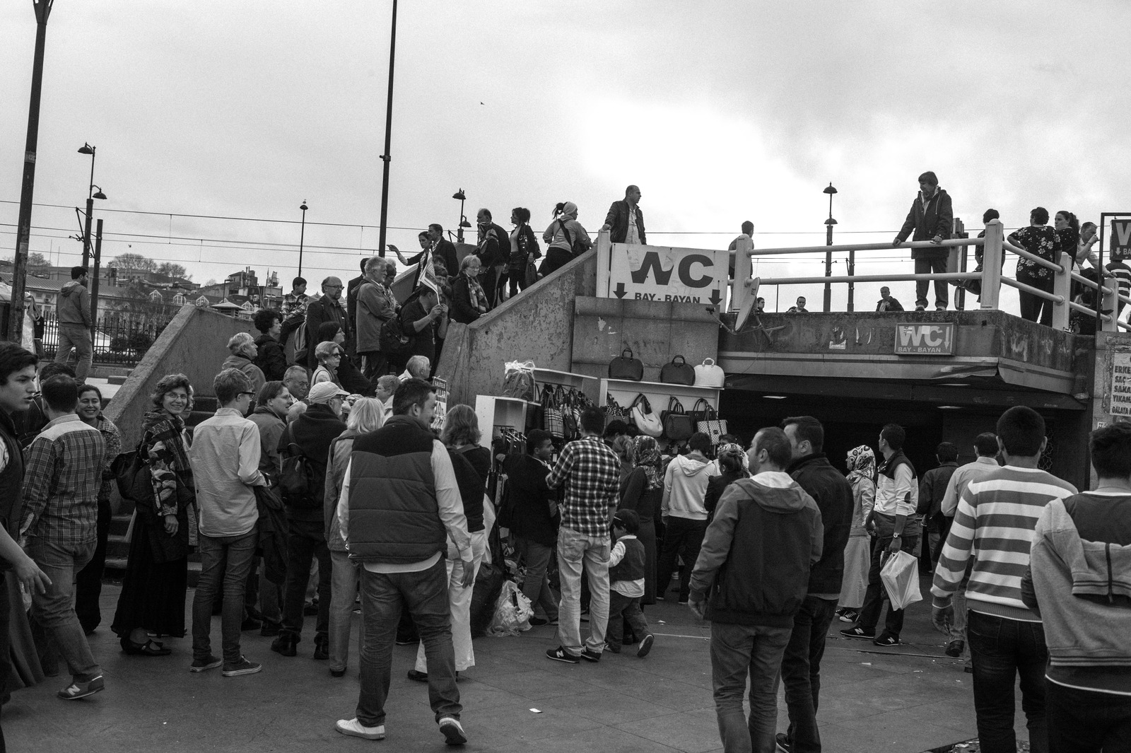 Urban Crowds at the Stairs