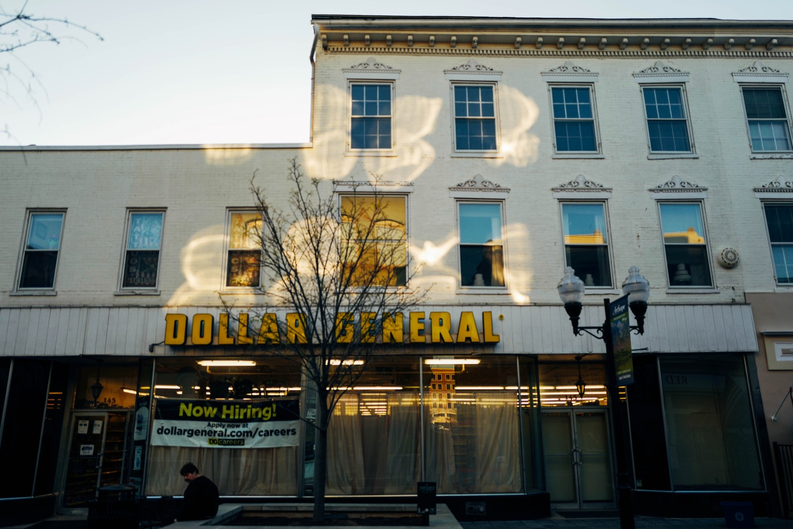 Urban Reflection and Simplicity