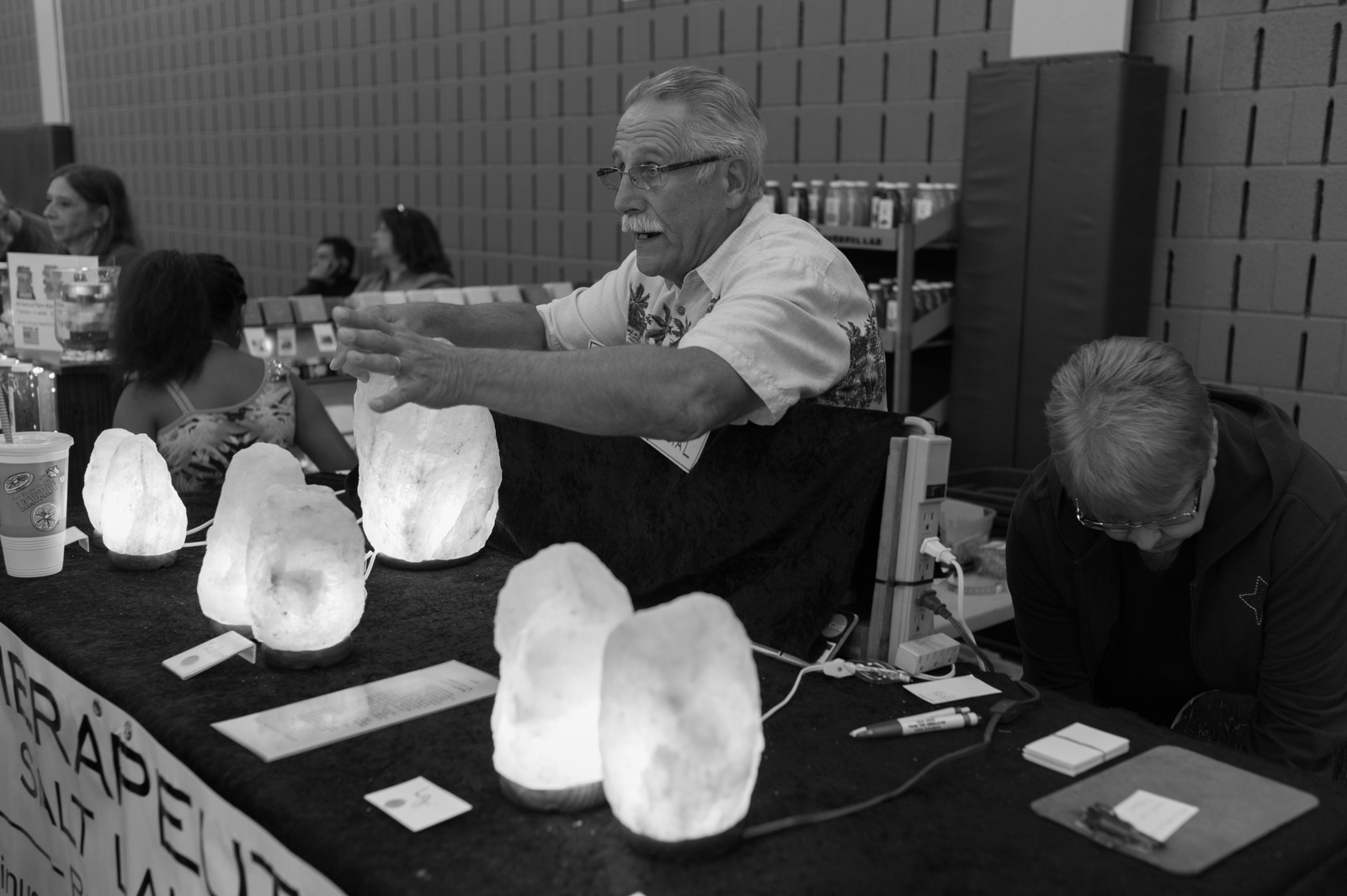 Salt Lamp Seller's Enthusiasm