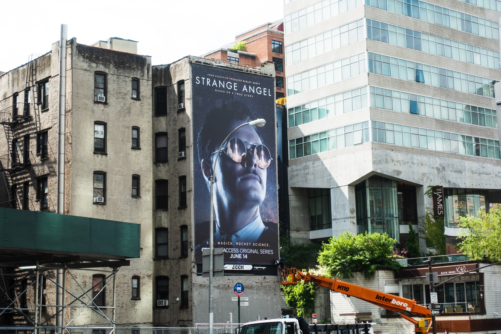 Urban Contrast and Mystery