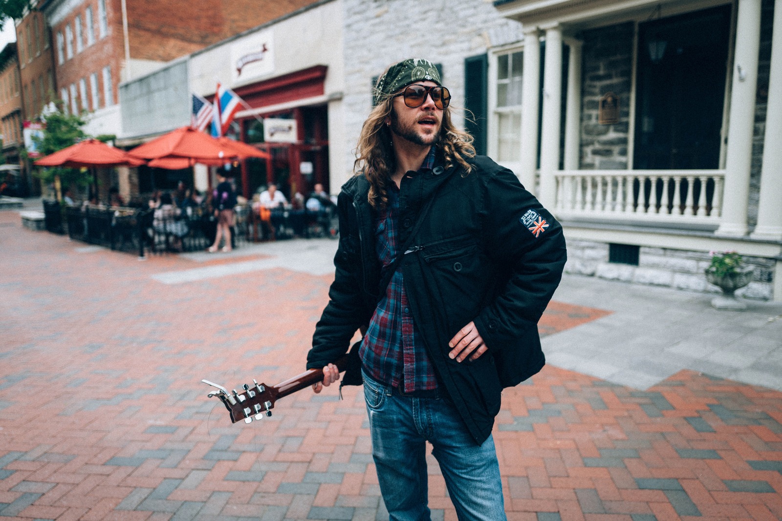 Street Performer in Harmony