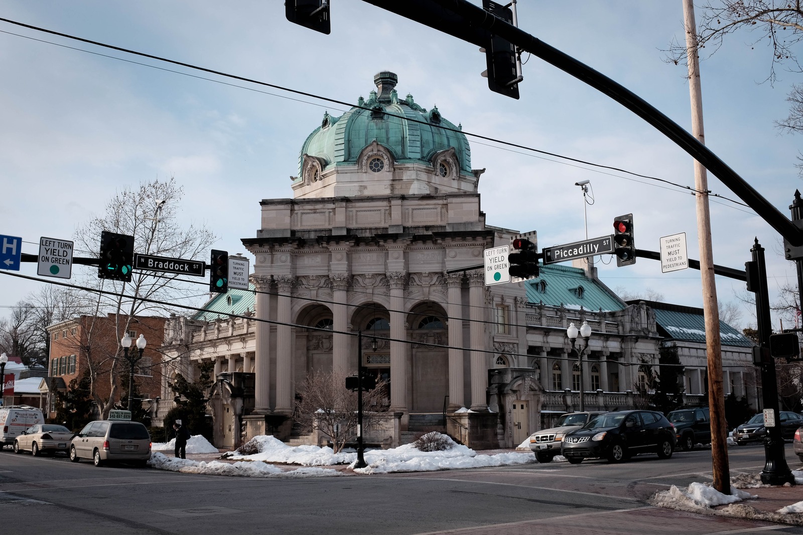Architectural Elegance in Winter