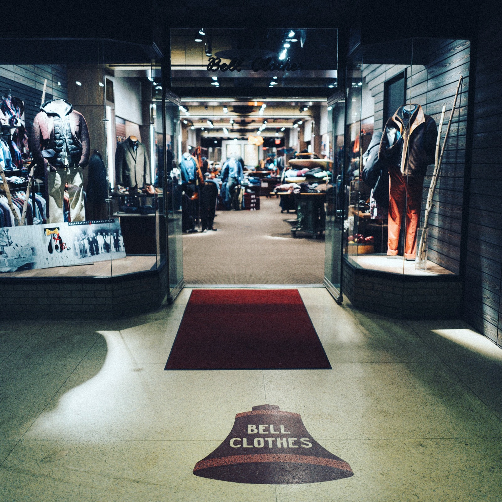 Inviting Retail Elegance