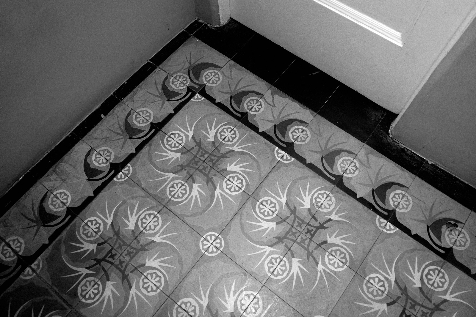 Monochrome Tile Serenity