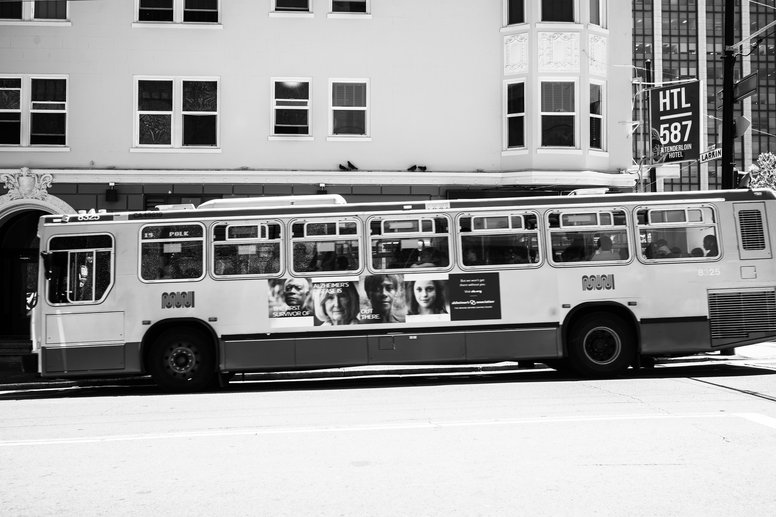 Urban Silence in Motion