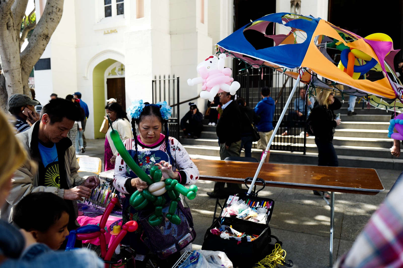 Balloon Artist at Play