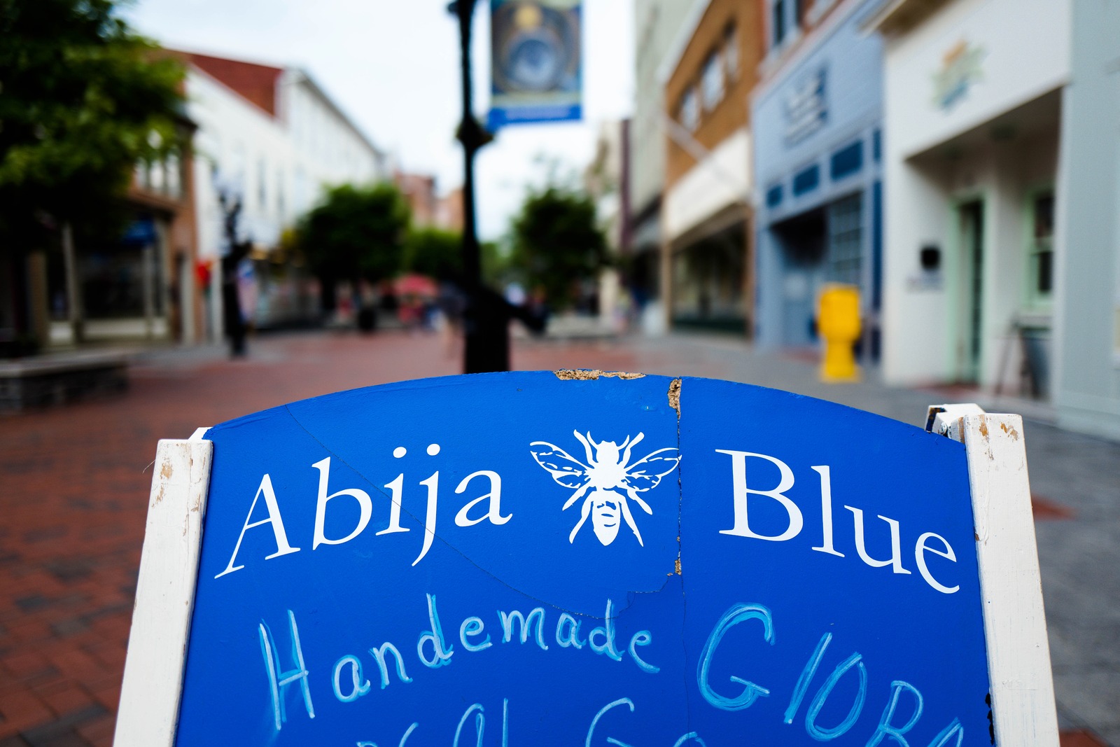 Charming Urban Encounter