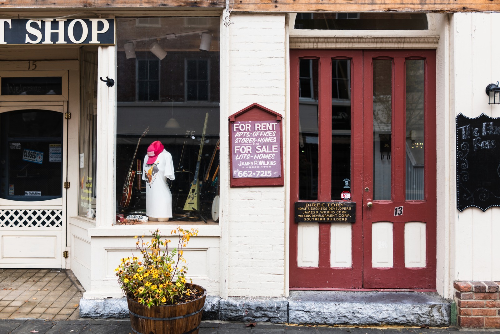 Quiet Corner of Commerce