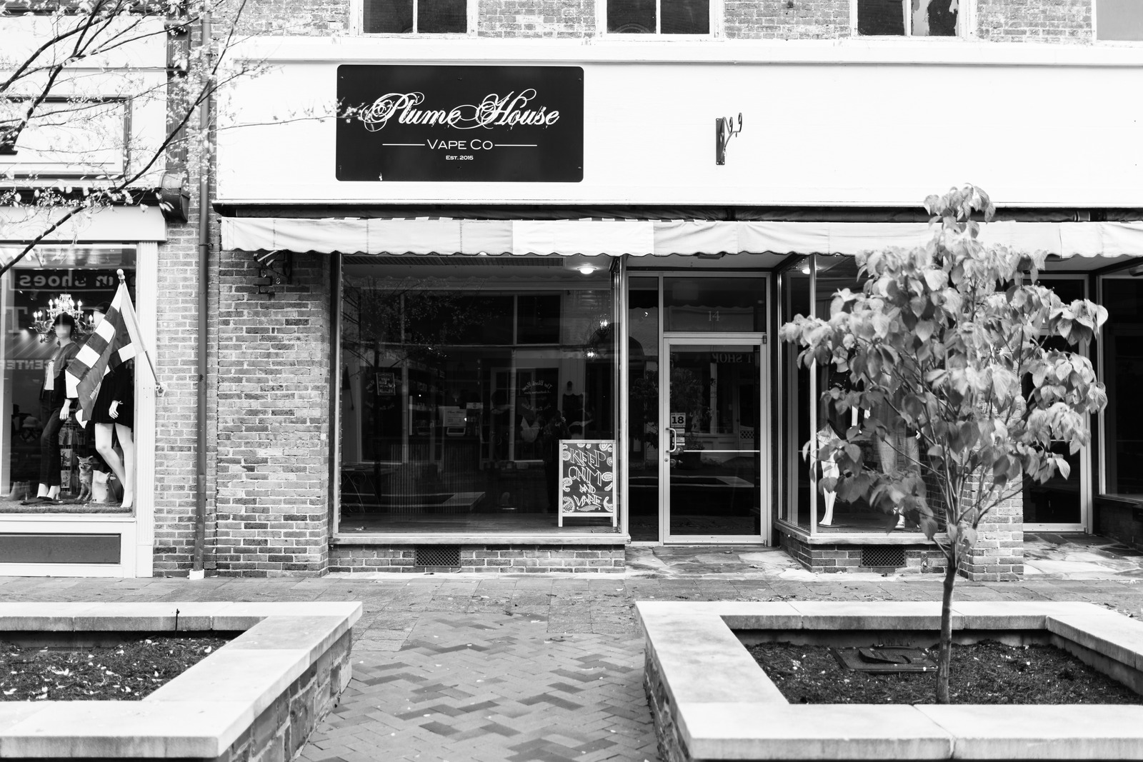 Urban Contrast in Black and White