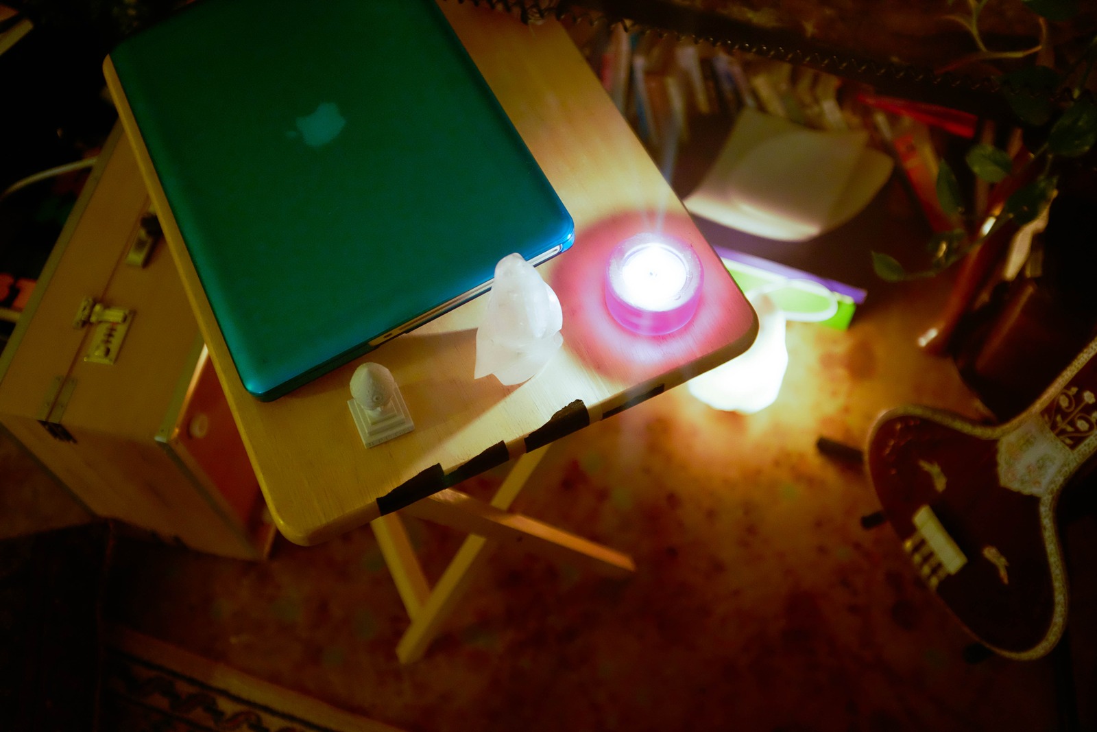 Intimate Workspace Glow