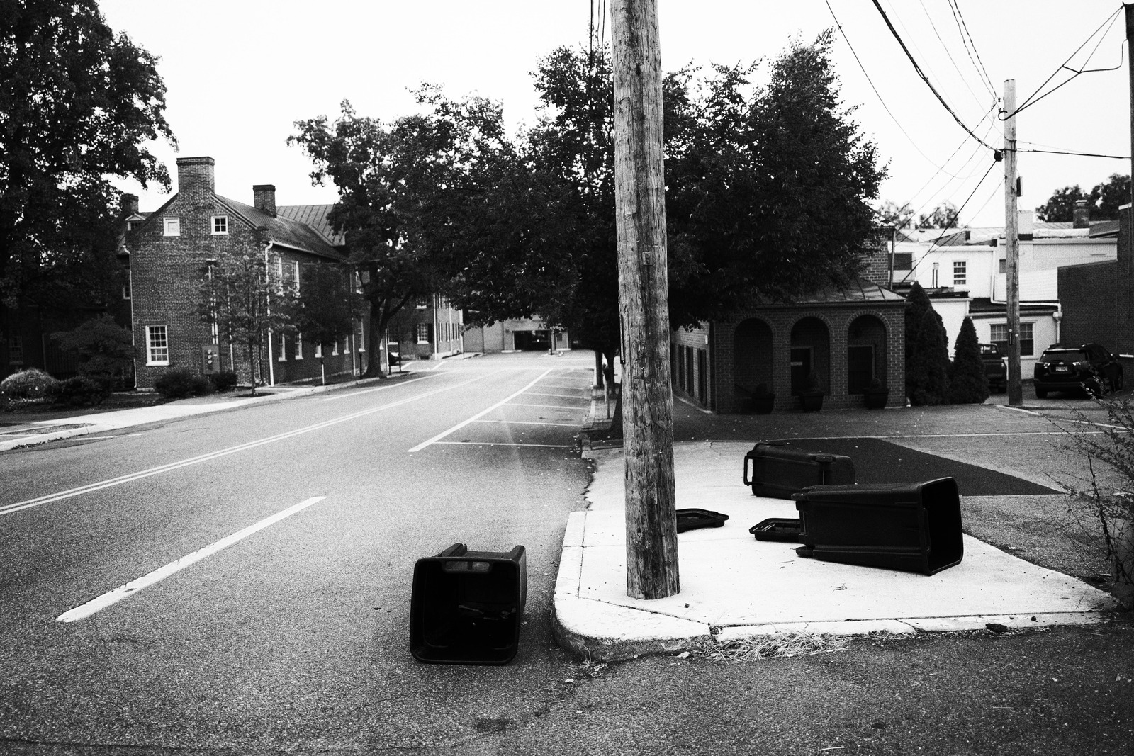 Urban Stillness in Monochrome