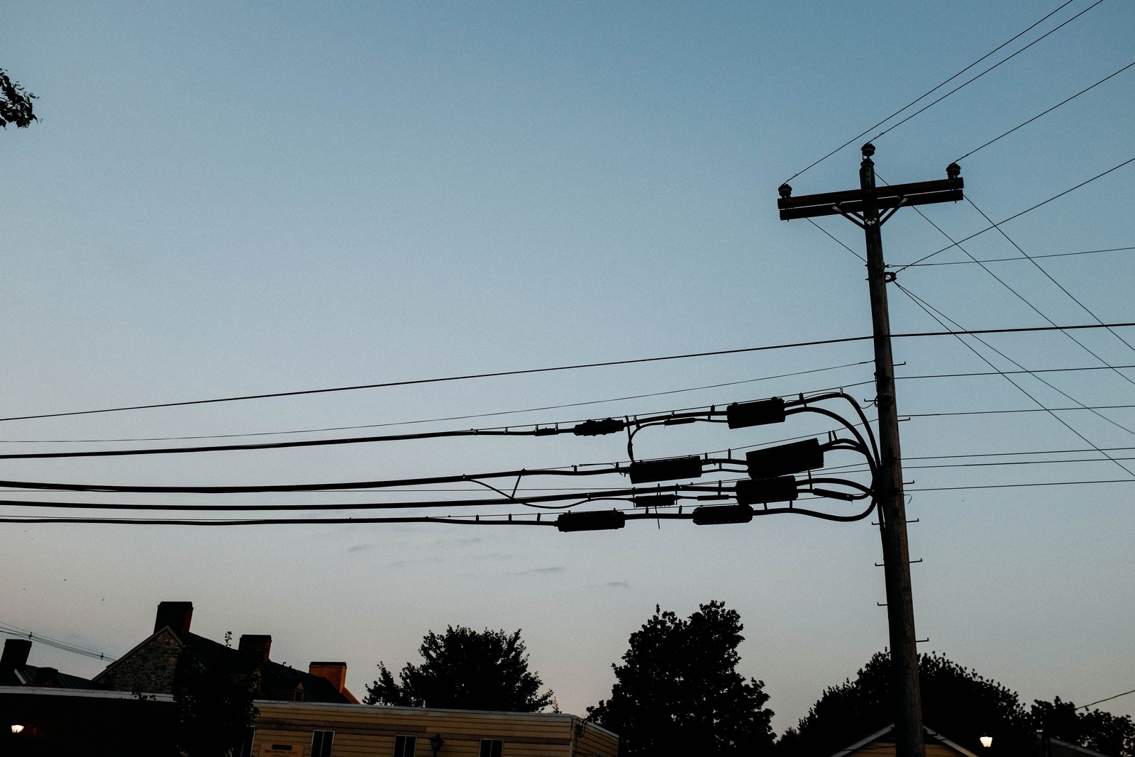 Silhouetted Connectivity