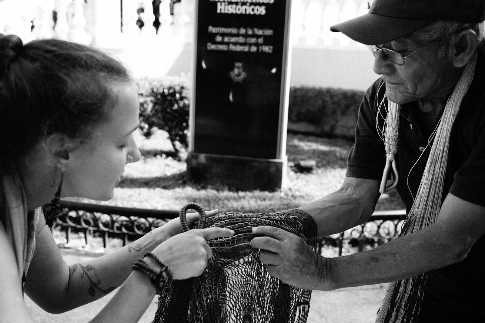 Threads of Knowledge